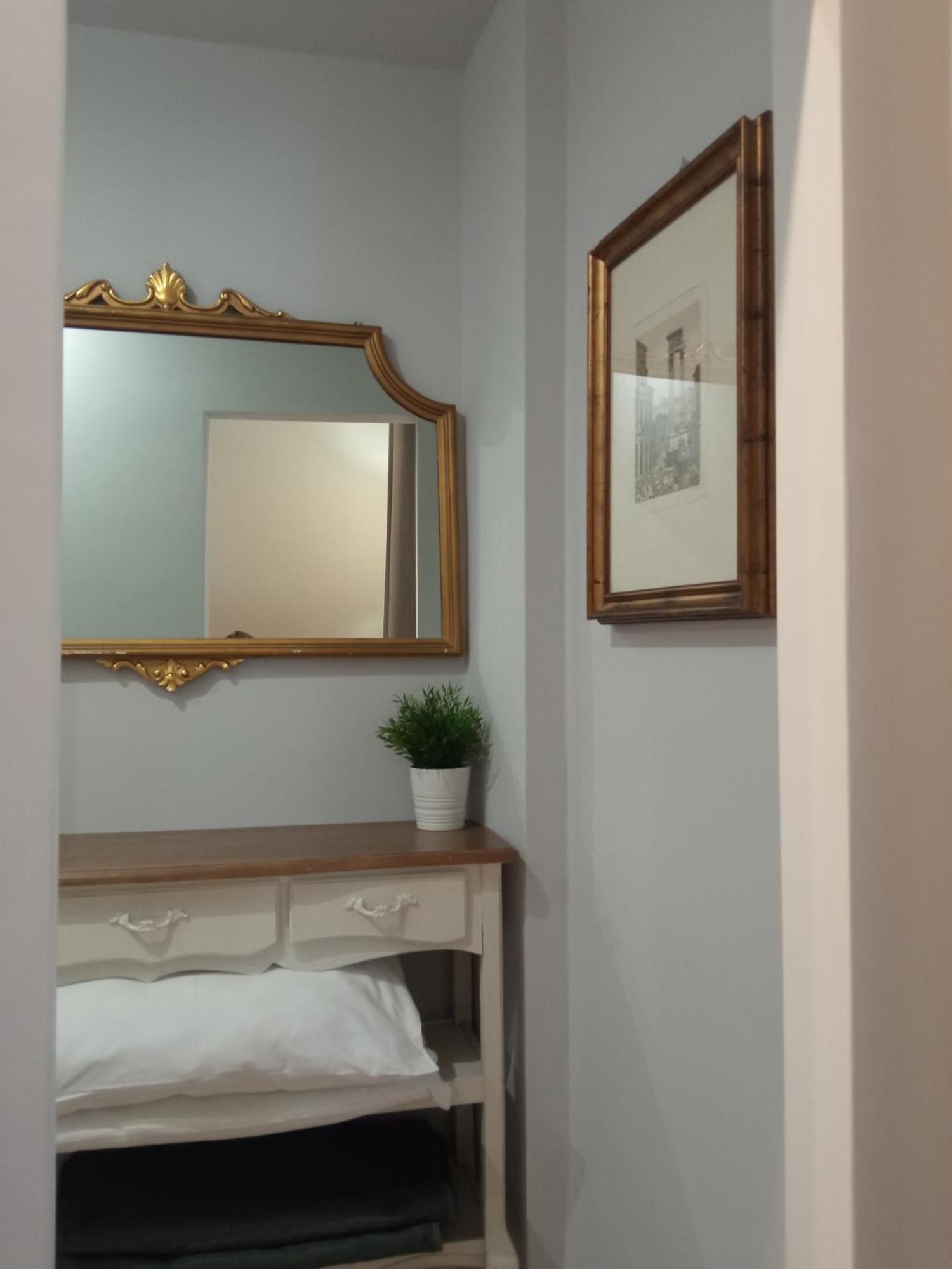 Fontana Di Trevi - In Apartment Rom